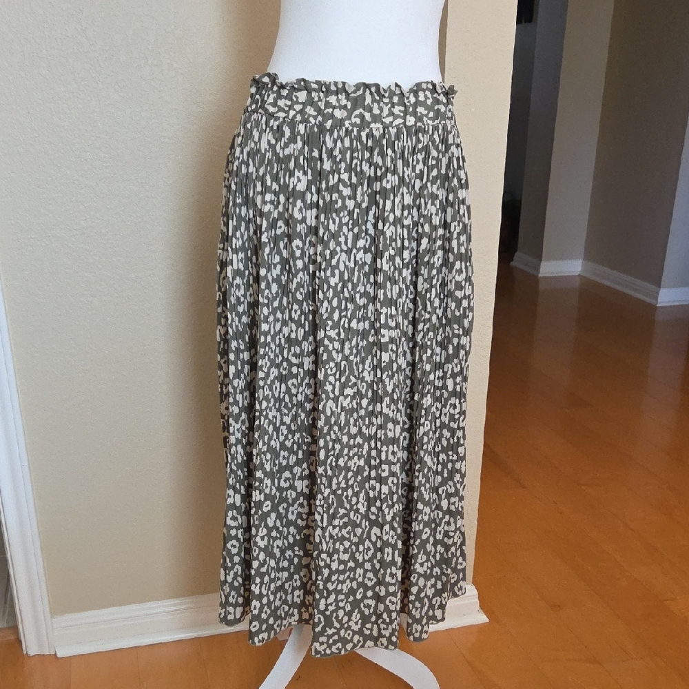 π¦3for$15π¦Leopard Print Pleated Skirt In Olive - Size L